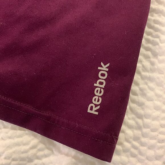 REEBOK, v neck, t shirt, XS, great condition,  super cute - Picture 5 of 7